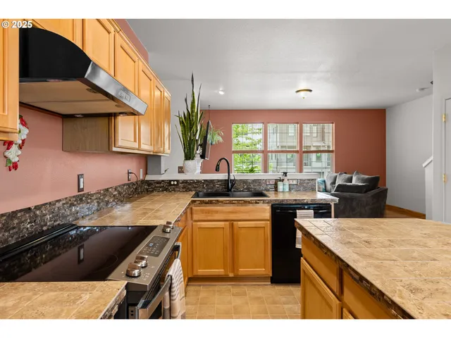 $375,000 | 3497 Southeast Brookwood Avenue, Hillsboro, OR 97123