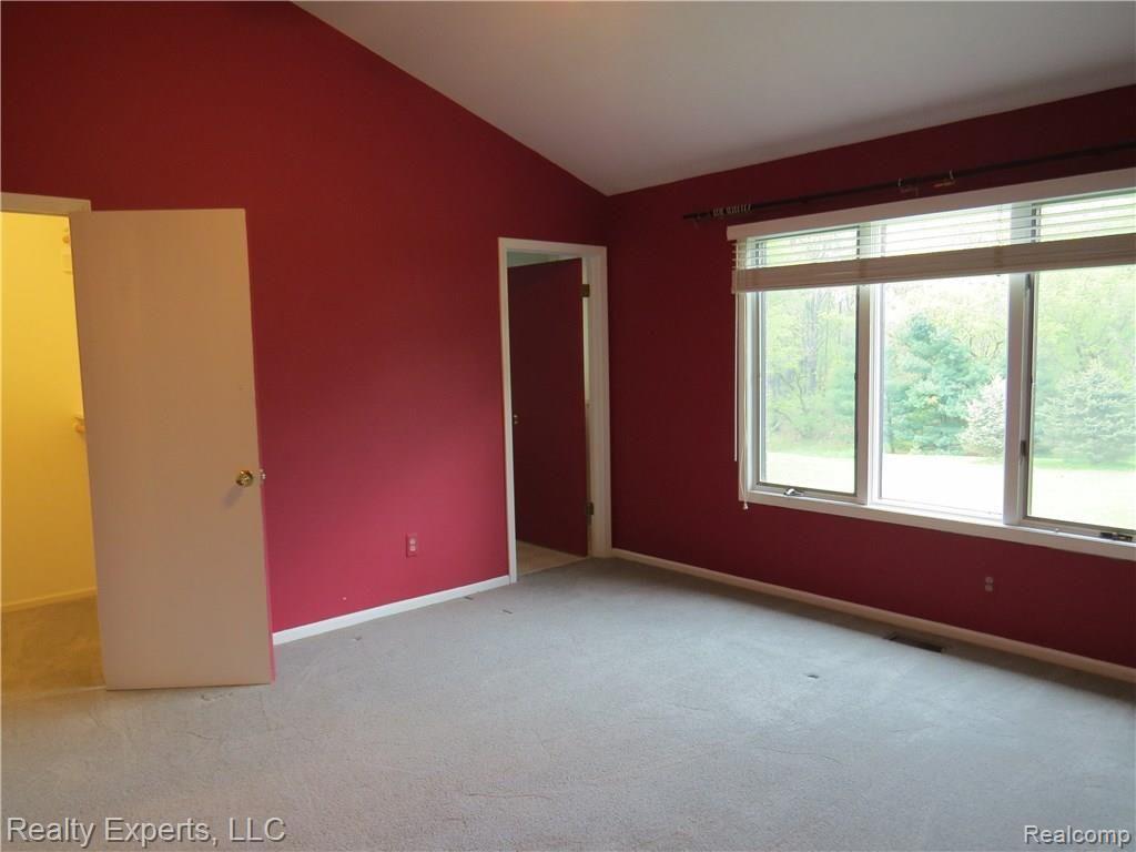 4115 Pingree Road Howell, MI 48843 - Photo 16 of 24 master bedroom