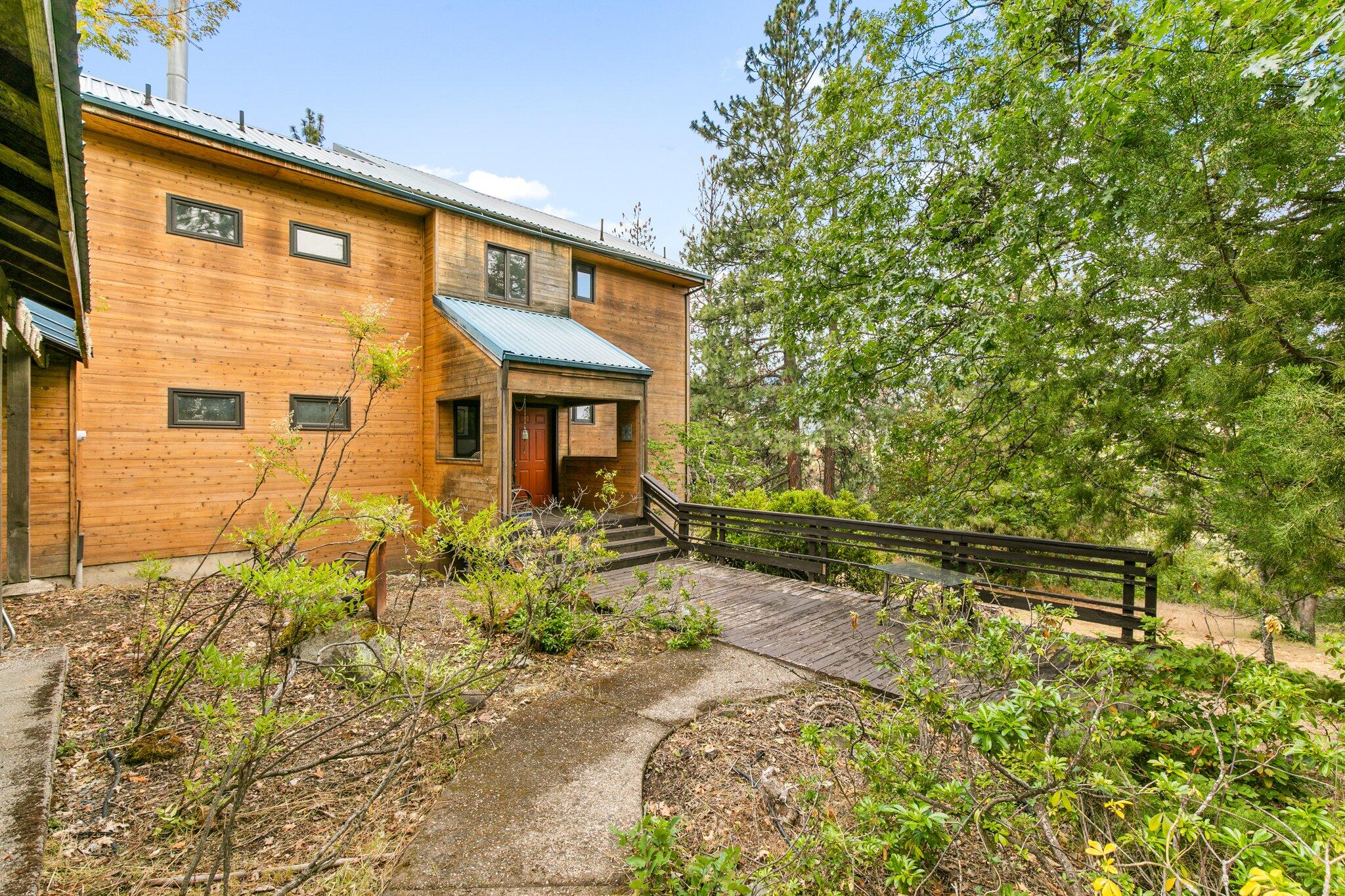 8025 Rapp Lane Talent, OR 97540 - Photo 3 of 40 2-web-or-mls-IMGM1564
