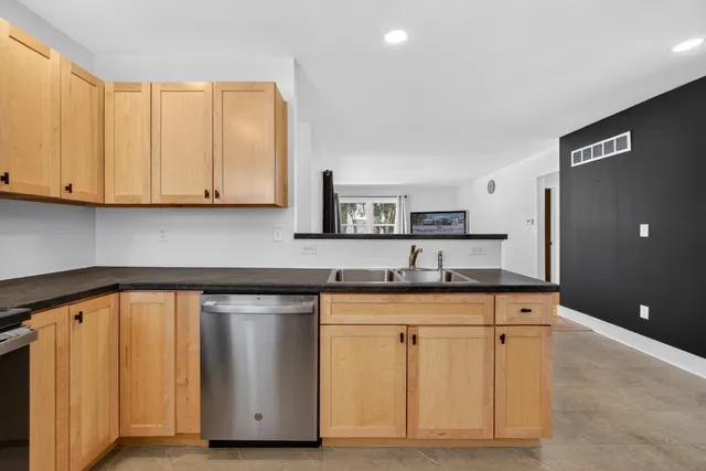 $194,900 | 739 Randolph Street, Jackson, MI 49203