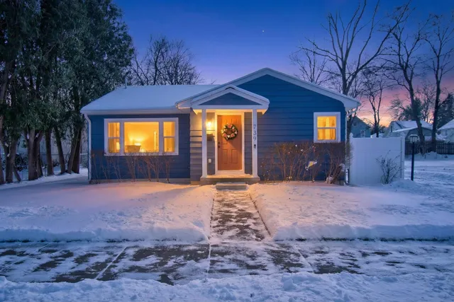 $194,900 | 739 Randolph Street, Jackson, MI 49203