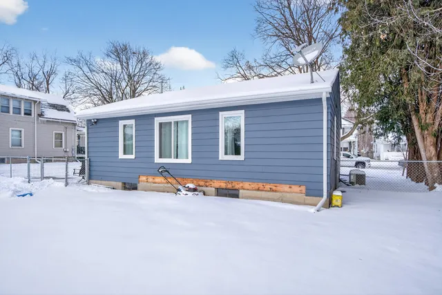 $194,900 | 739 Randolph Street, Jackson, MI 49203