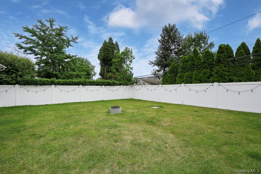 41 Cambria Road Syosset, NY 11791 - Photo 26 of 35 Gallery Image 26