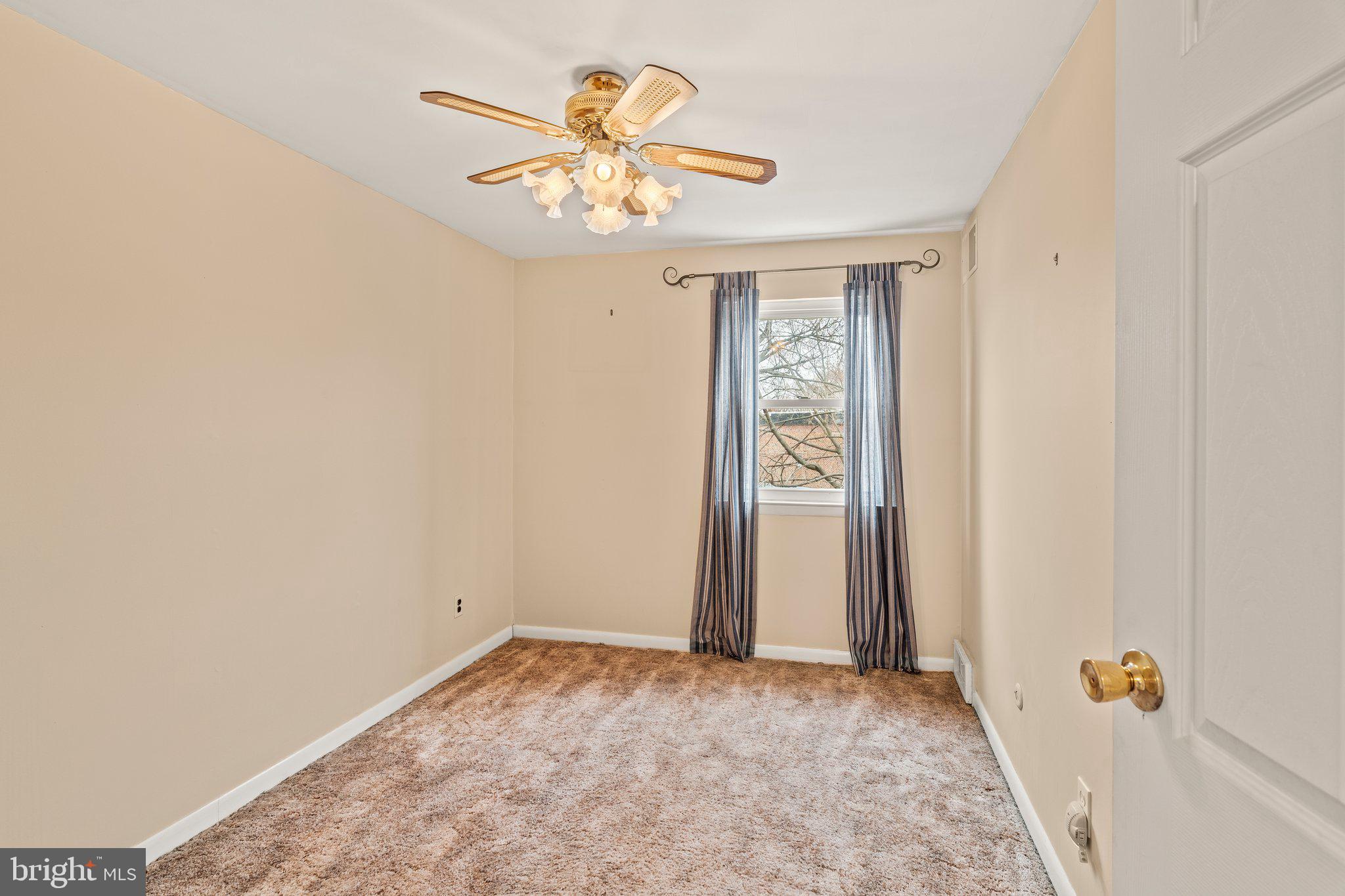 12862 Medford Road Philadelphia, PA 19154 - Photo 14 of 23 Gallery Image 14