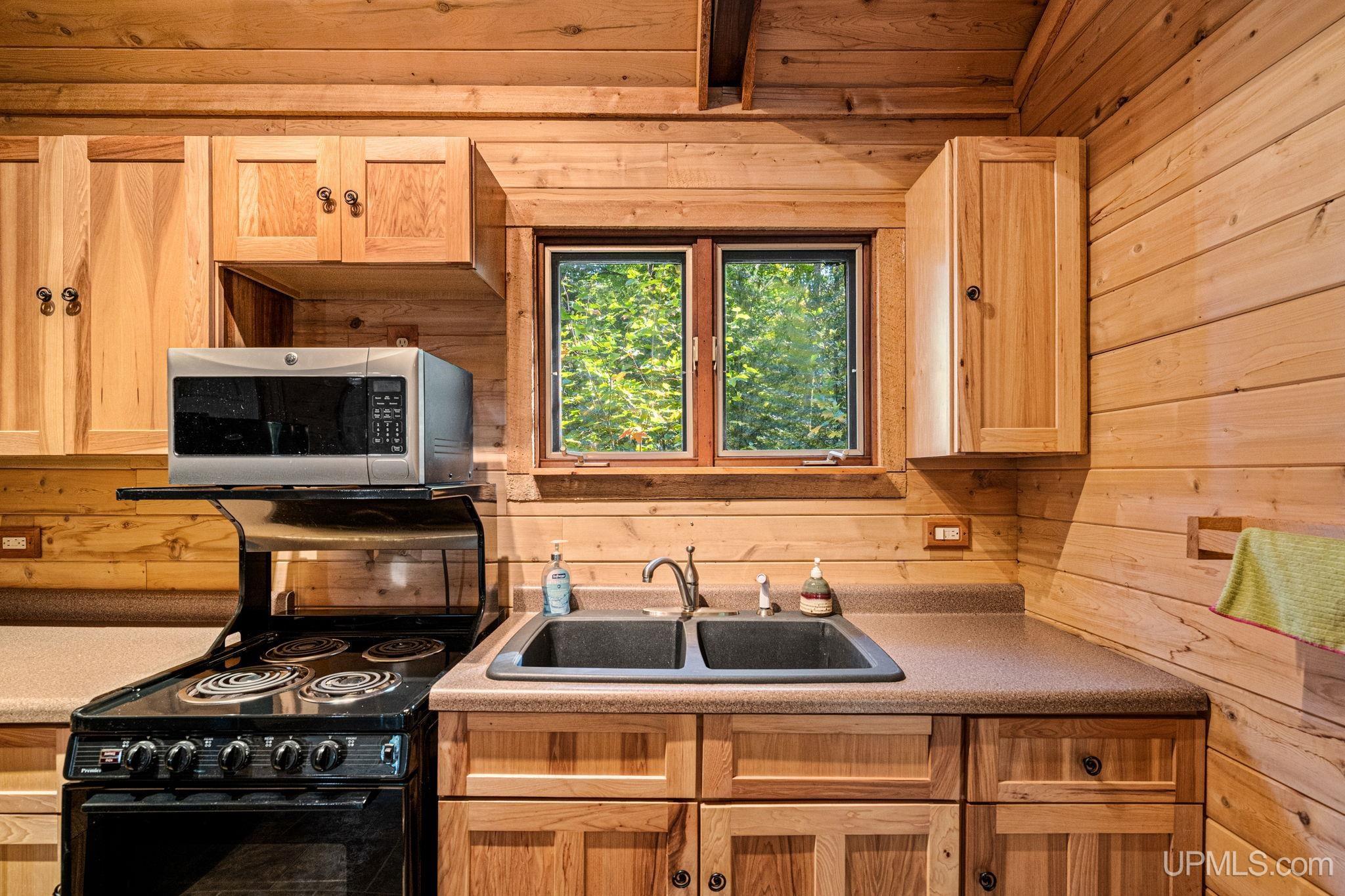 376 Red Road Michigamme, MI 49861 - Photo 6 of 28 Gallery Image 6