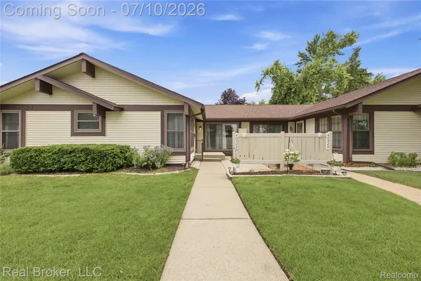 $225,000 | 40424 Newport Drive, Unit 73, Plymouth, MI 48170