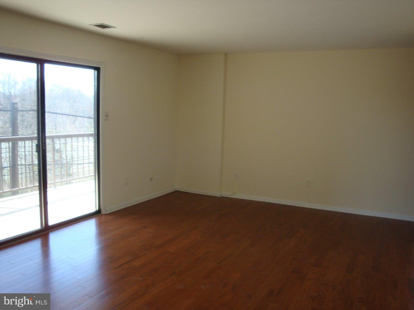 309 Haddonfield Cmns Haddonfield, NJ 08033 - Photo 2 of 10 Gallery Image 2
