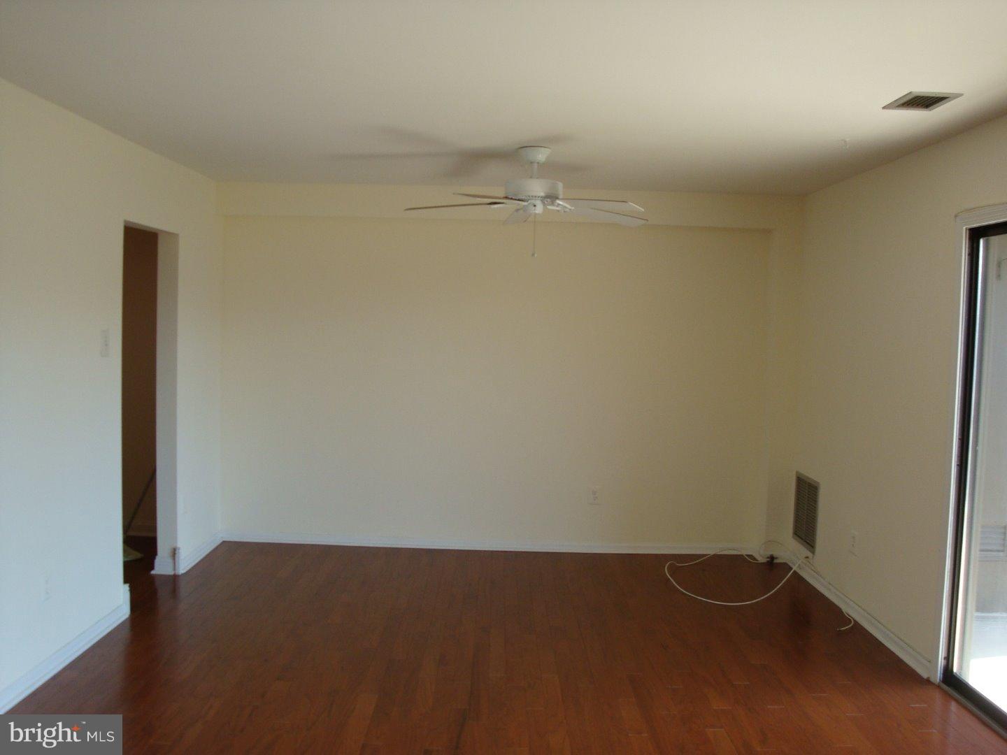 309 Haddonfield Cmns Haddonfield, NJ 08033 - Photo 3 of 10 Gallery Image 3