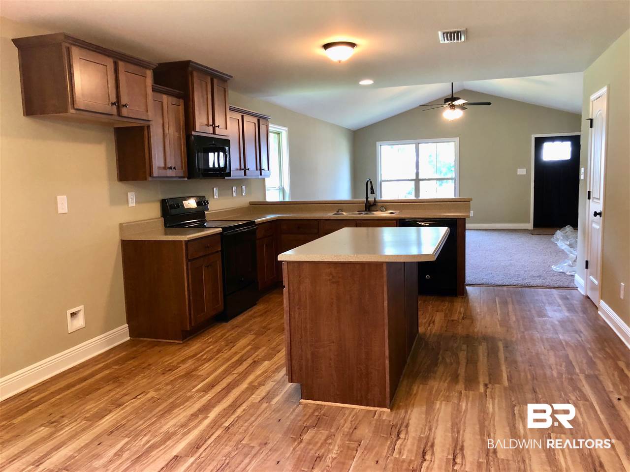 1493 Majesty Loop Foley, AL 36535 - Photo 3 of 9