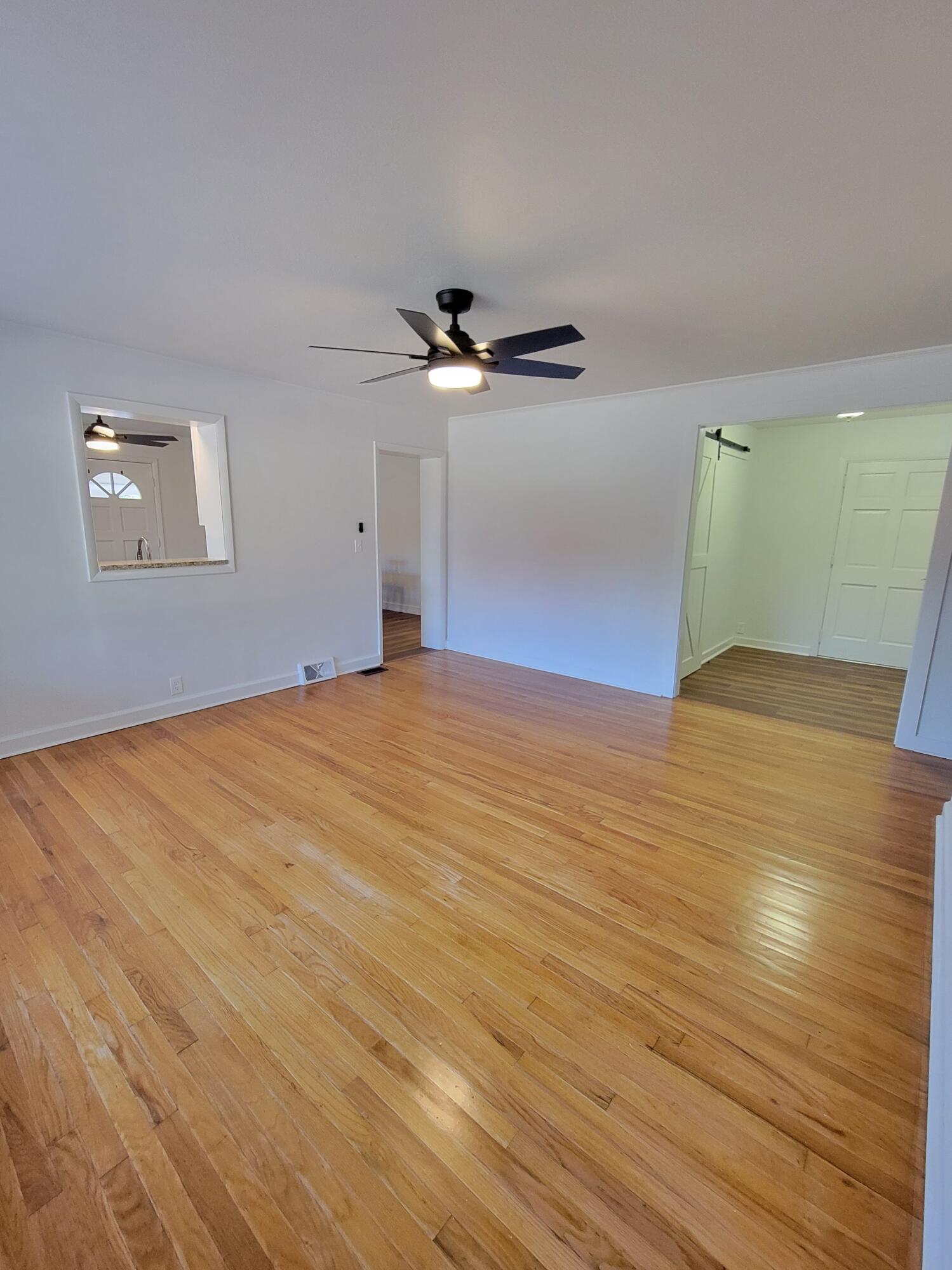 129 Virginia Avenue Barnwell, SC 29812 - Photo 8 of 27 20251119_144905