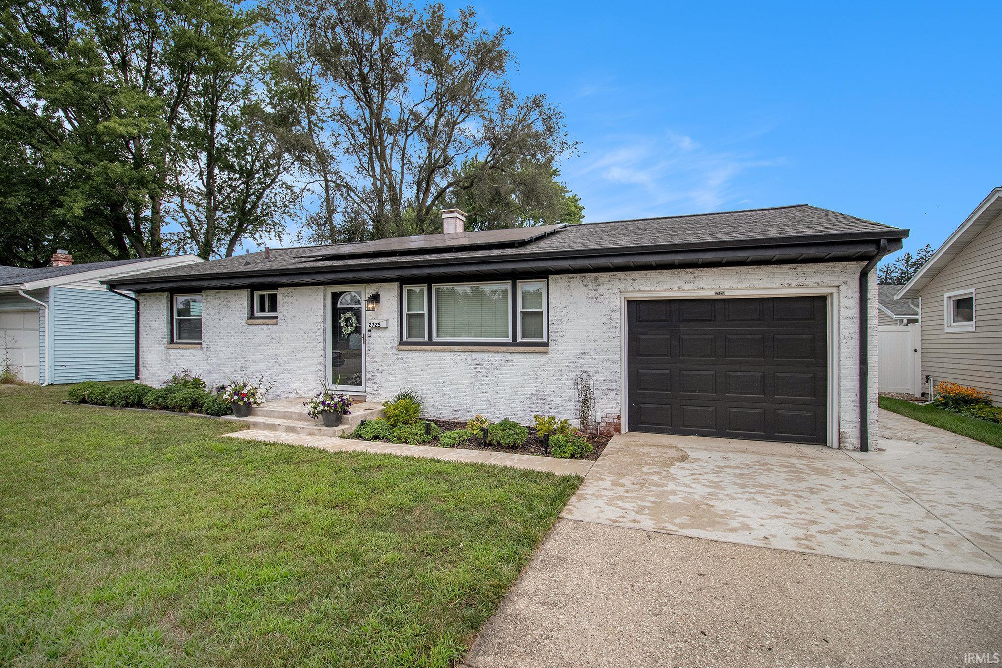 2725 Edison Road South Bend, IN 46615 - Photo 3 of 28 Gallery Image 3