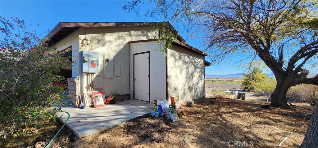 12491 Toby Lane Blythe, CA 92225 - Photo 33 of 41 a view of a house with a small yard