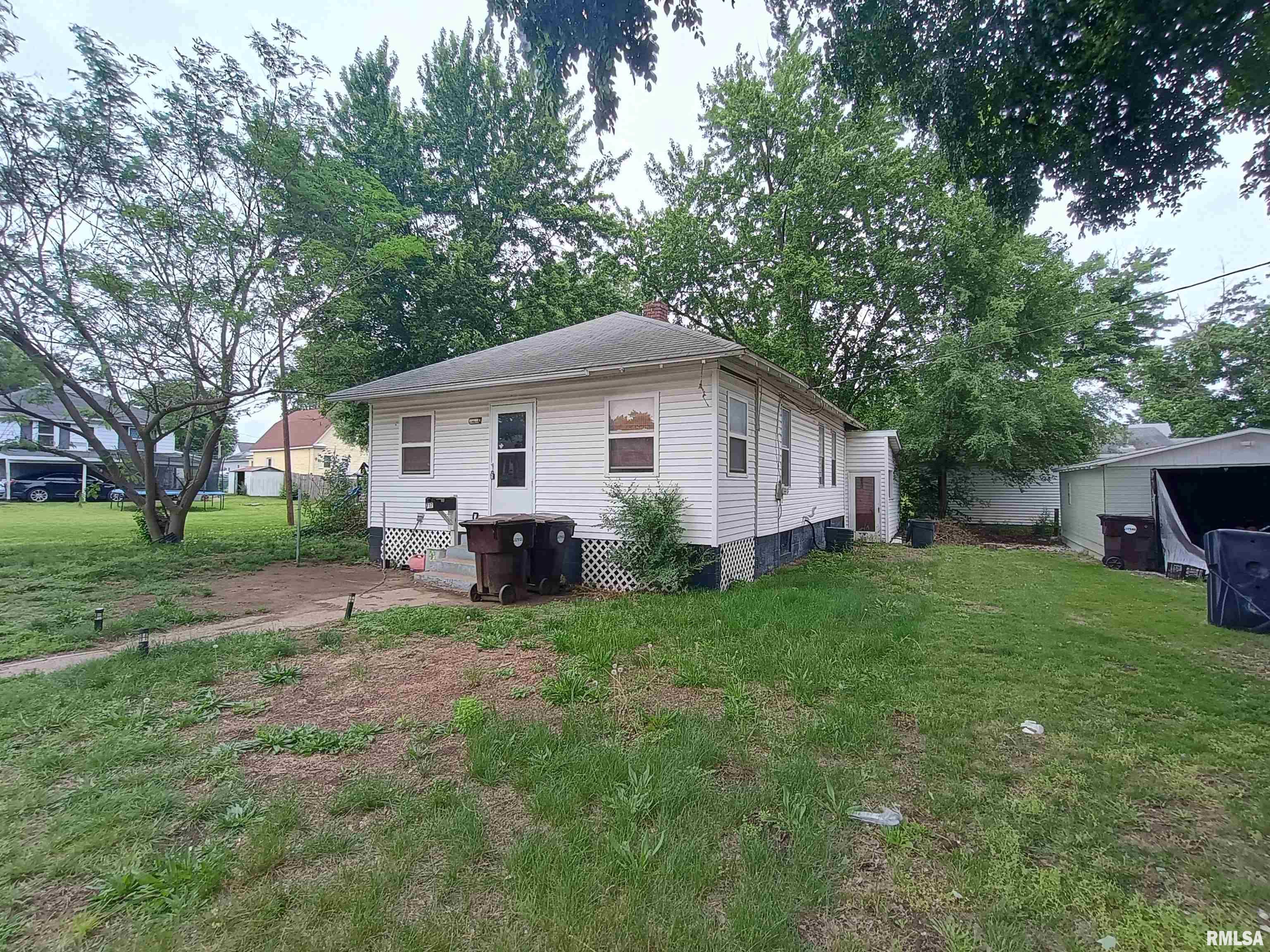 717 Railroad Street Beardstown, IL 62618 - Photo 10 of 11