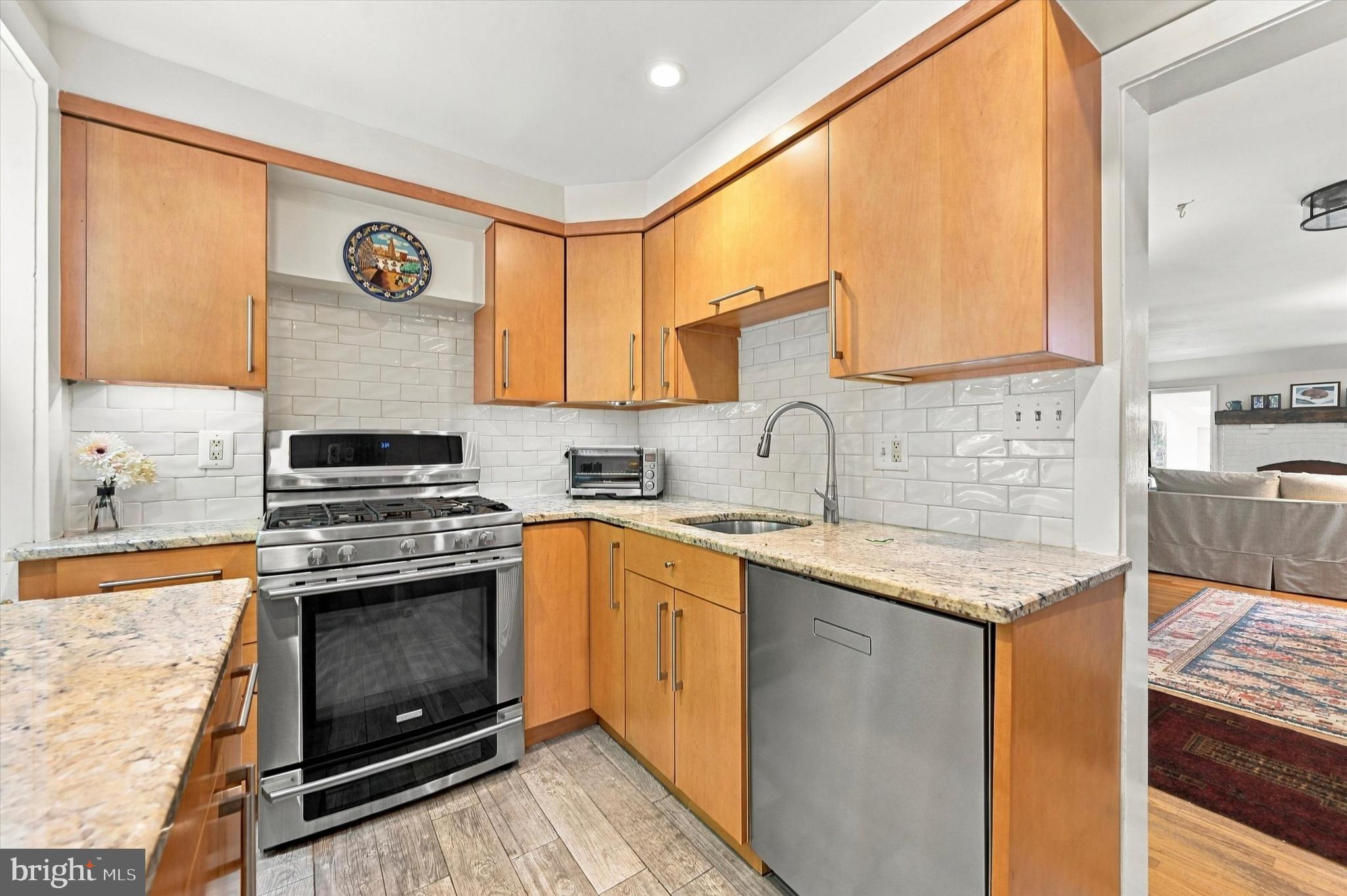 59 Ivy Road Wilmington, DE 19806 - Photo 8 of 45 Well appointed w/SS appliances, granite counters