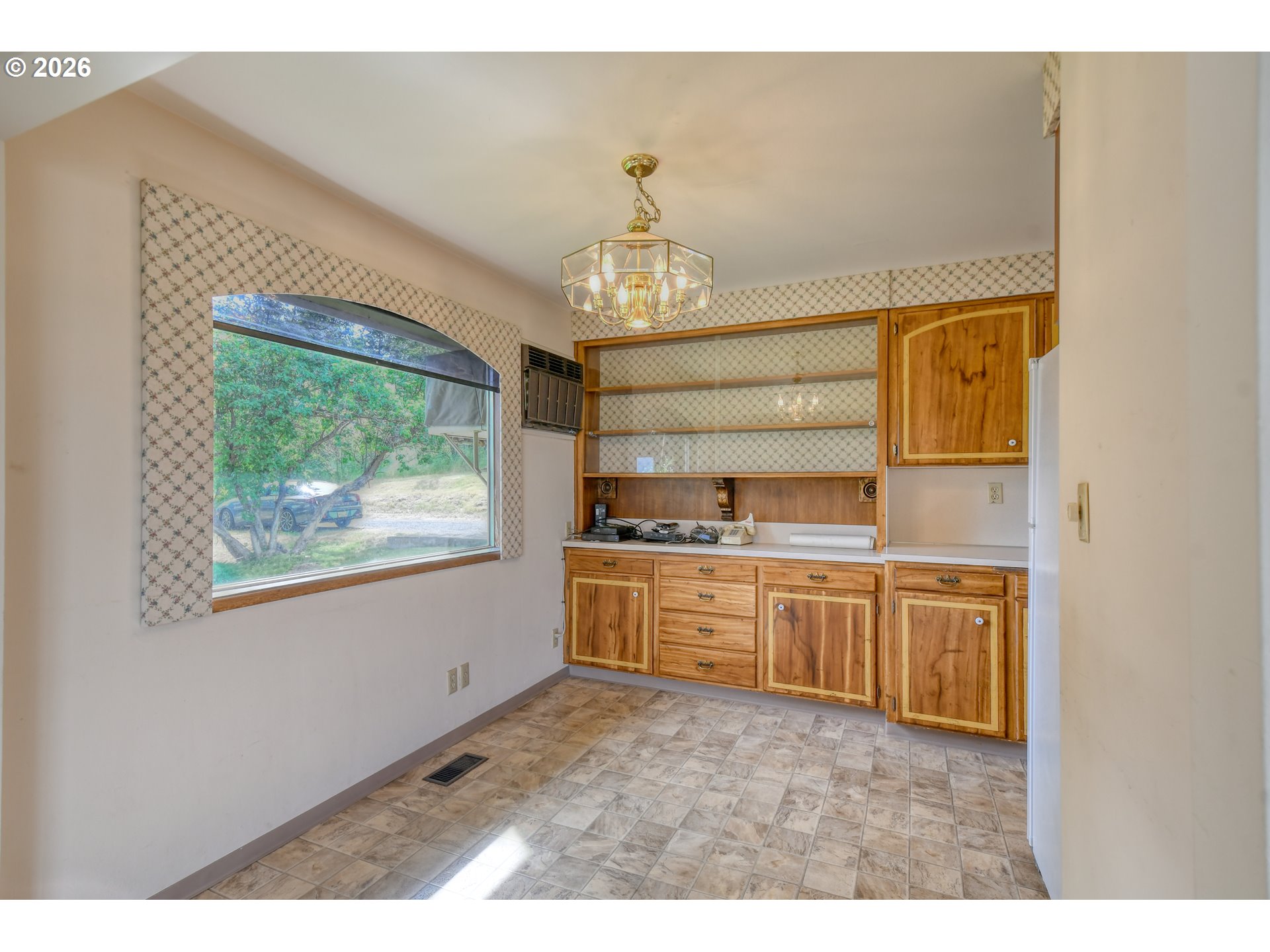 615 Southwest Isaac Lane Pendleton, OR 97801 - Photo 9 of 41