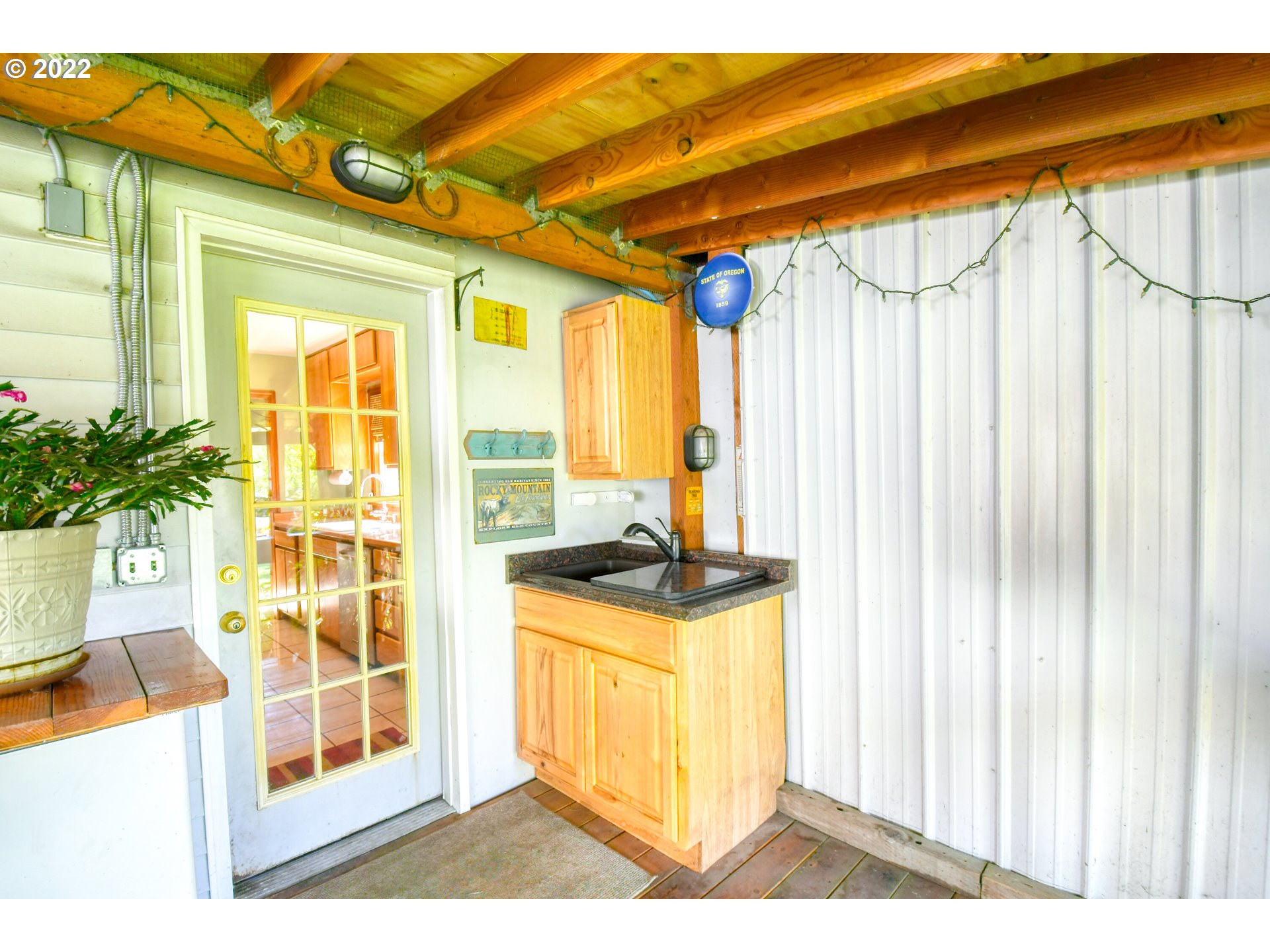 2917 Southwest Ladow Avenue Pendleton, OR 97801 - Photo 22 of 31 a kitchen with a stove and a white table