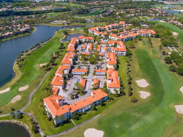 $8,500 | 5080 Harmony Circle, Unit 304, Vero Beach, FL 32967