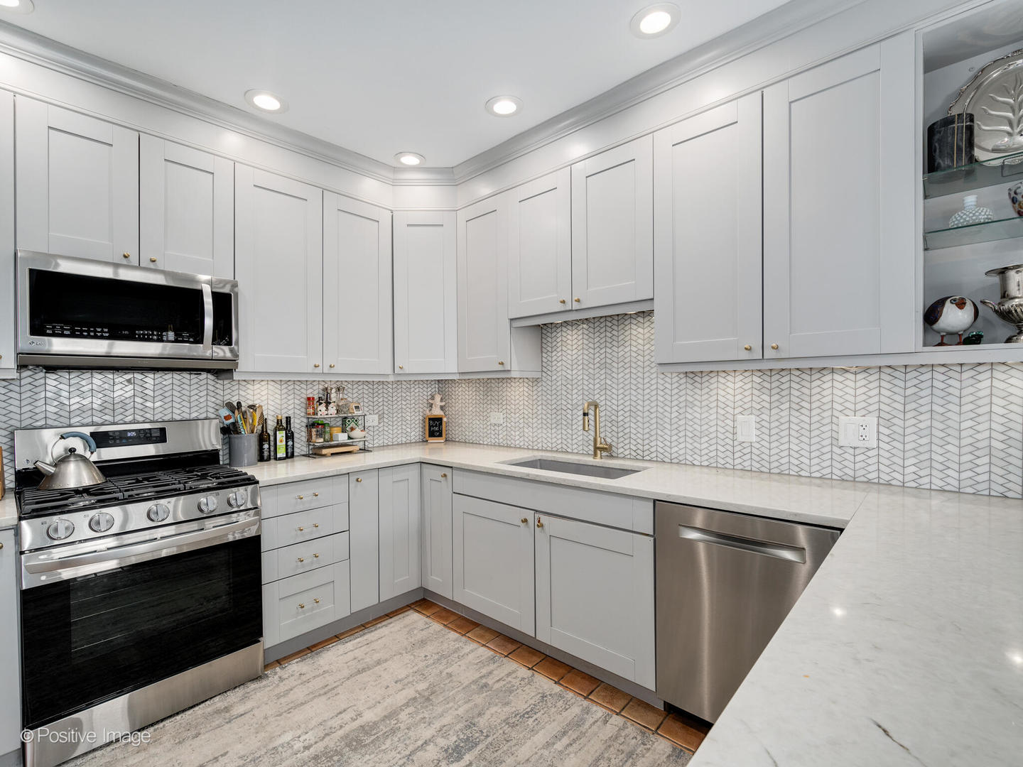 3430 North Elaine Place, Unit CH Chicago, IL 60657 - Photo 20 of 46 Gallery Image 20