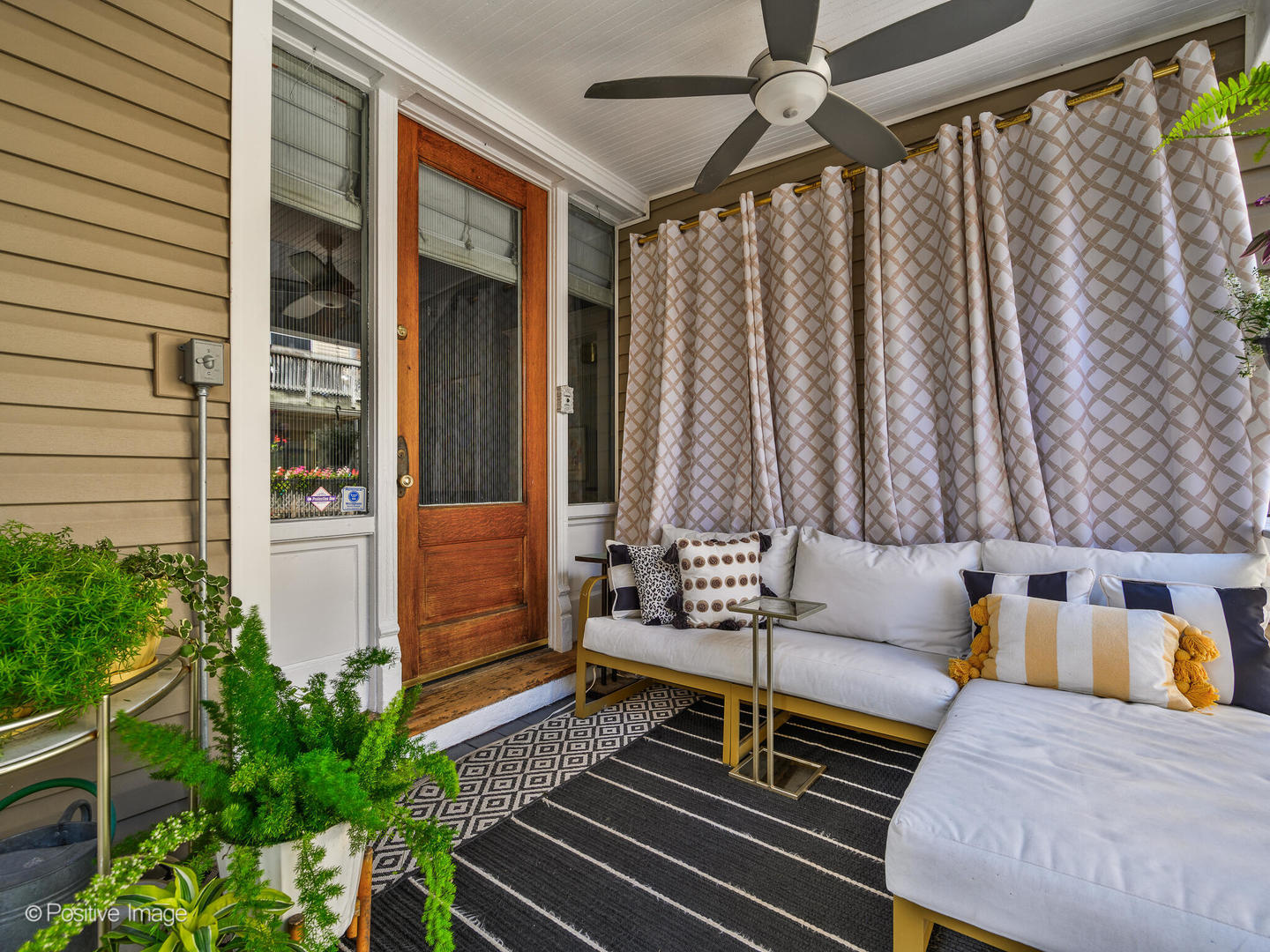 3430 North Elaine Place, Unit CH Chicago, IL 60657 - Photo 3 of 46 Gallery Image 3