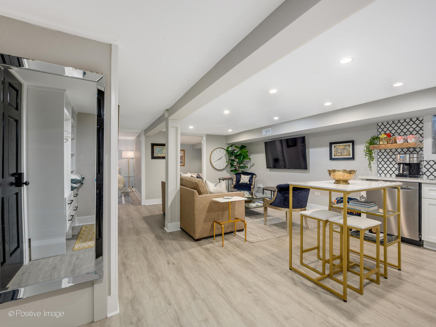 3430 North Elaine Place, Unit CH Chicago, IL 60657 - Photo 37 of 46 Gallery Image 37
