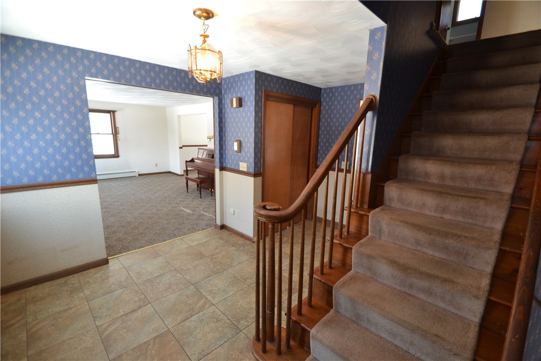 4600 Witherden Road Marion, NY 14505 - Photo 16 of 50 Entry foyer