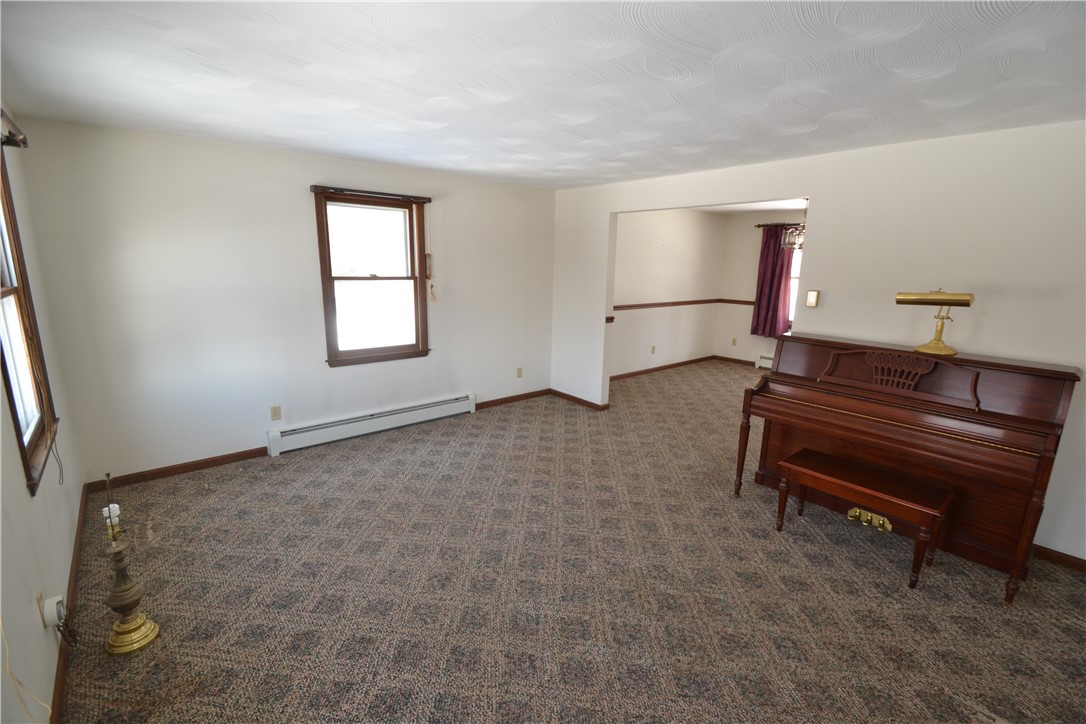 4600 Witherden Road Marion, NY 14505 - Photo 18 of 50 Living room