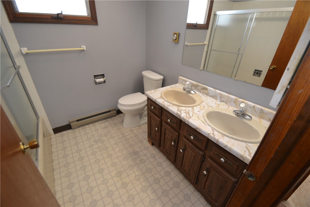 4600 Witherden Road Marion, NY 14505 - Photo 39 of 50 Main bath