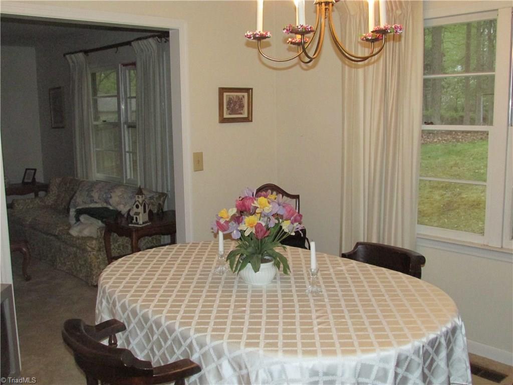 4614 Knightbridge Road Greensboro, NC 27455 - Photo 4 of 11 Gallery Image 4