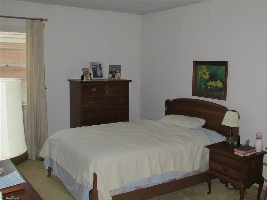 4614 Knightbridge Road Greensboro, NC 27455 - Photo 6 of 11 Gallery Image 6