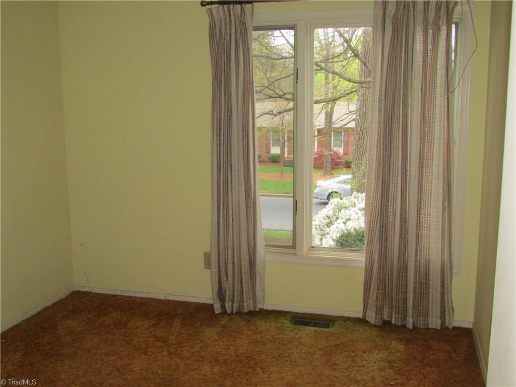4614 Knightbridge Road Greensboro, NC 27455 - Photo 7 of 11 Gallery Image 7