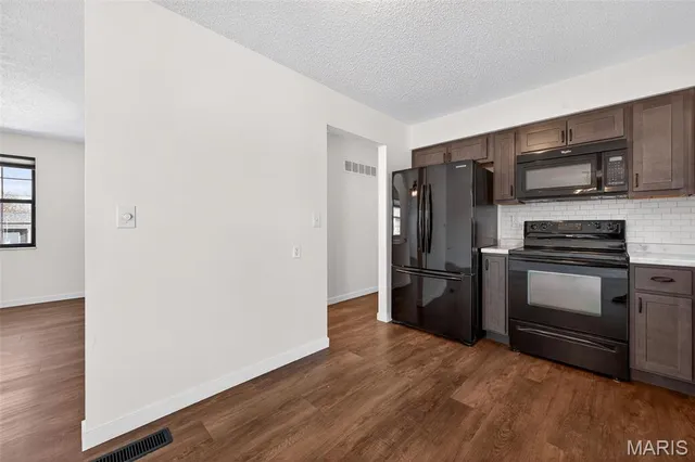 $220,000 | 1915 Laverne Drive, Arnold, MO 63010