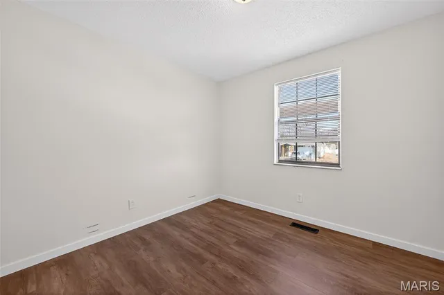 $220,000 | 1915 Laverne Drive, Arnold, MO 63010