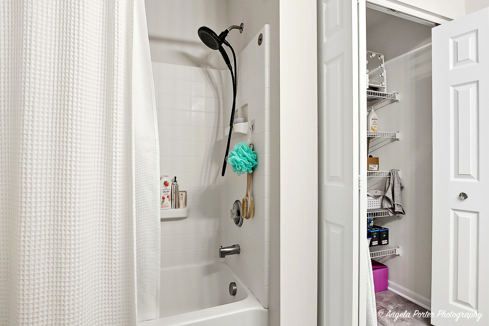 1477 Sedgewood Court Round Lake, IL 60073 - Photo 18 of 29 a bathroom with a shower