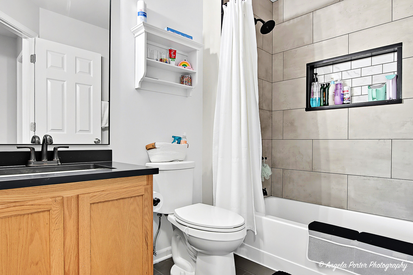 1477 Sedgewood Court Round Lake, IL 60073 - Photo 21 of 29 a bathroom with a sink a toilet and shower