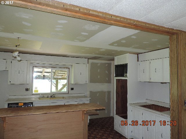 171 Old Detour Road Carson, WA 98610 - Photo 7 of 14 Kitchen