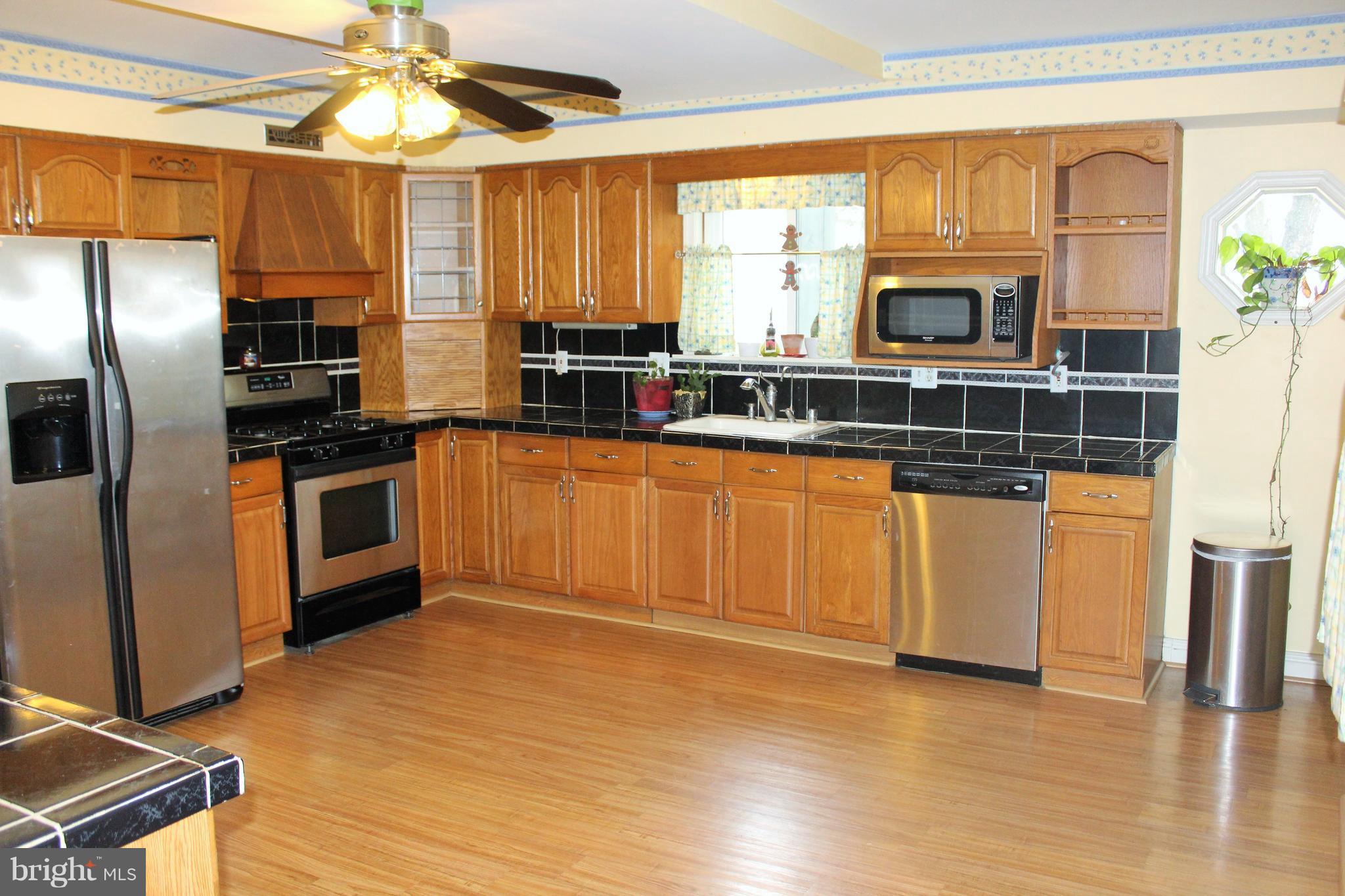 910 Medford Road New Windsor, MD 21776 - Photo 2 of 13 Kitchen