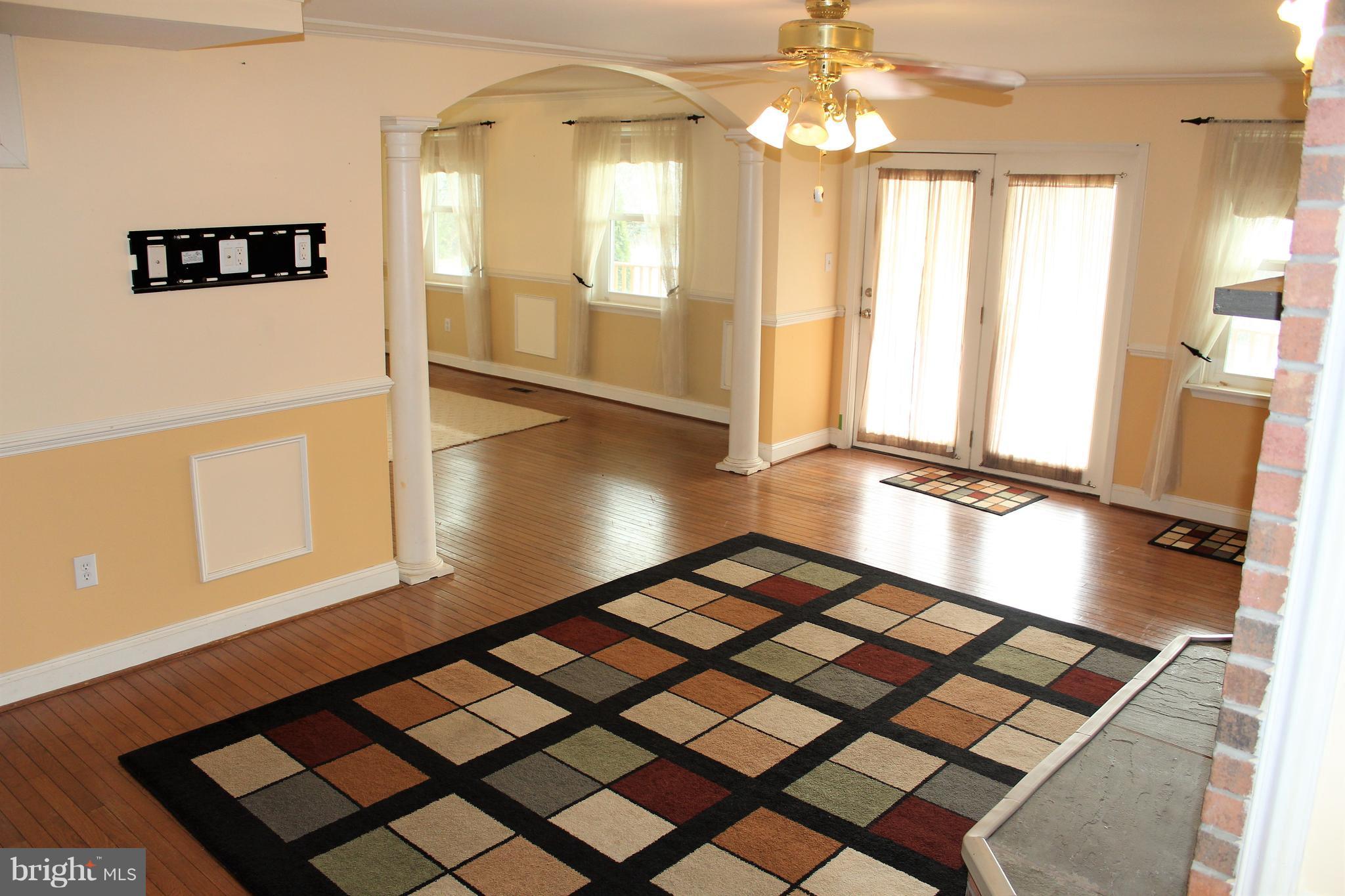 910 Medford Road New Windsor, MD 21776 - Photo 4 of 13 Family Room