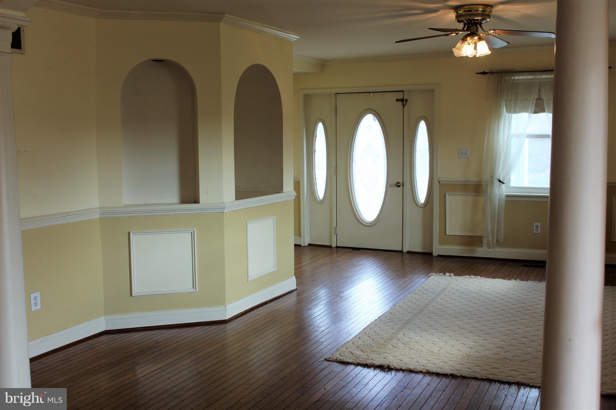 910 Medford Road New Windsor, MD 21776 - Photo 6 of 13 Interior (General)