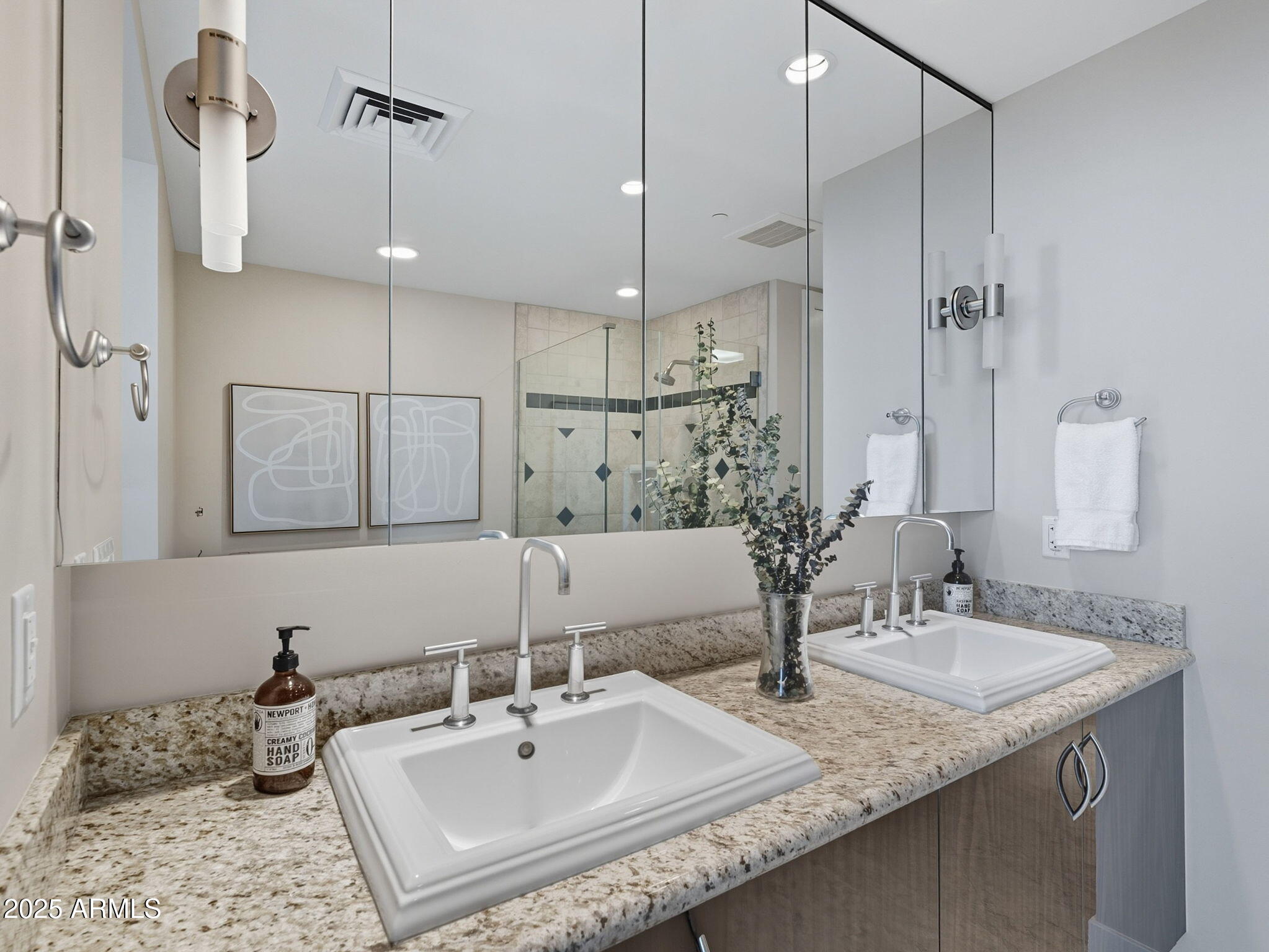 140 East Rio Salado Parkway, Unit 512 Tempe, AZ 85281 - Photo 28 of 41 a bathroom with a sink and a mirror