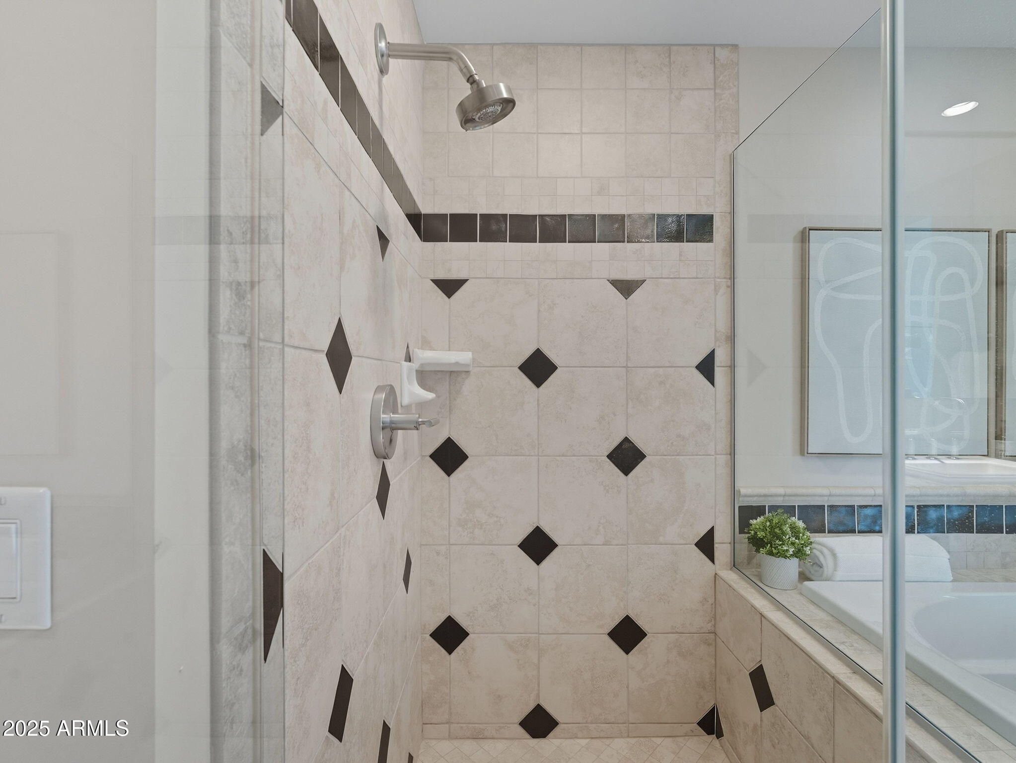 140 East Rio Salado Parkway, Unit 512 Tempe, AZ 85281 - Photo 29 of 41 a bathroom with a shower and a tub