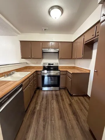 $129,000 | 1190 South Winery Avenue, Unit 150, Fresno, CA 93727