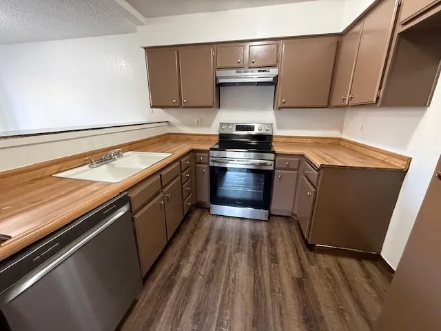 $129,000 | 1190 South Winery Avenue, Unit 150, Fresno, CA 93727