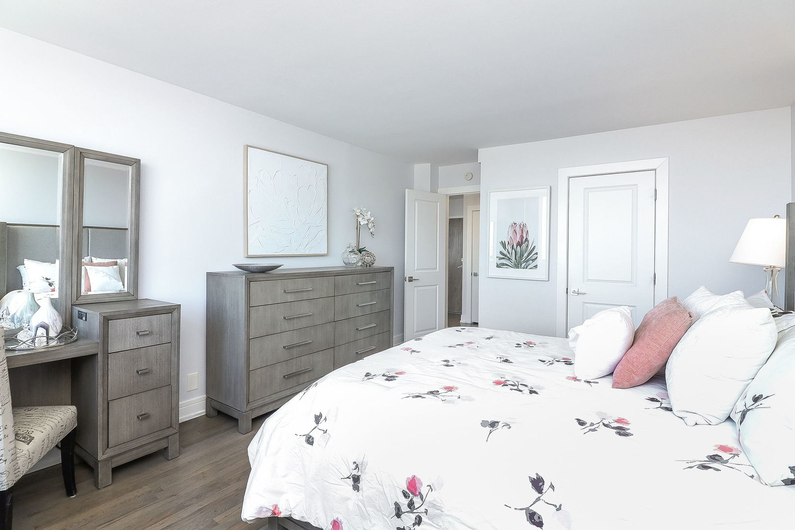 40 North Tower Road, Unit 10L Oak Brook, IL 60523 - Photo 12 of 22 Gallery Image 12