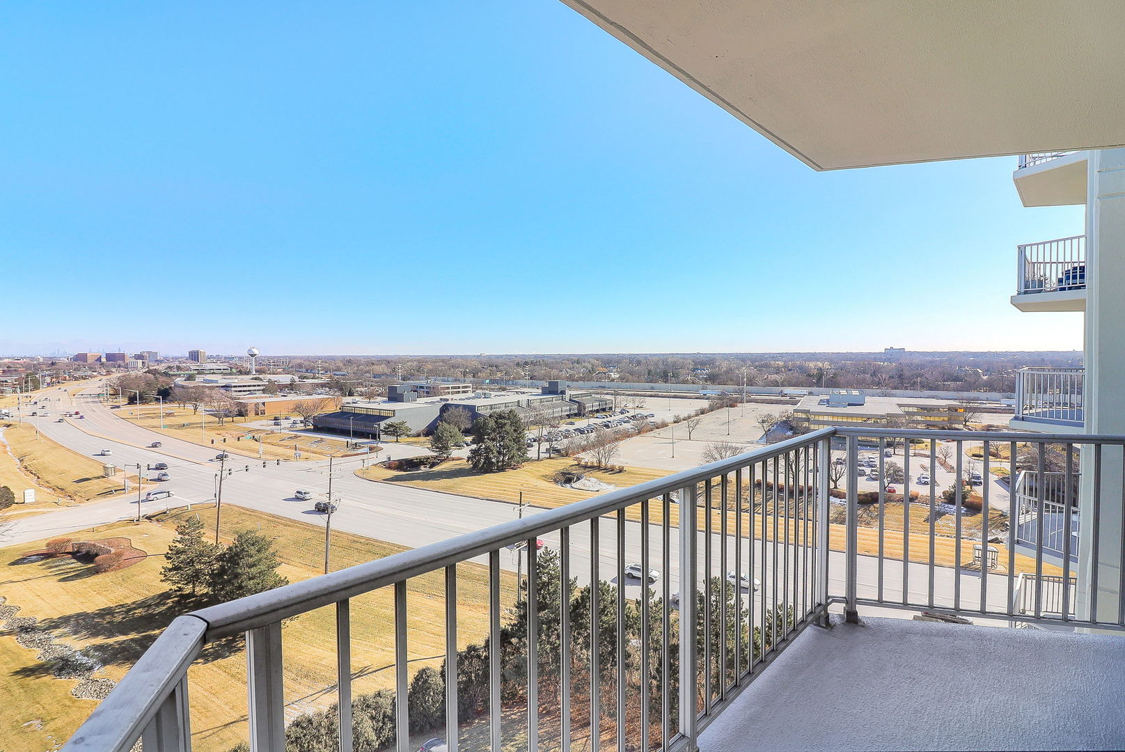 40 North Tower Road, Unit 10L Oak Brook, IL 60523 - Photo 14 of 22 Gallery Image 14