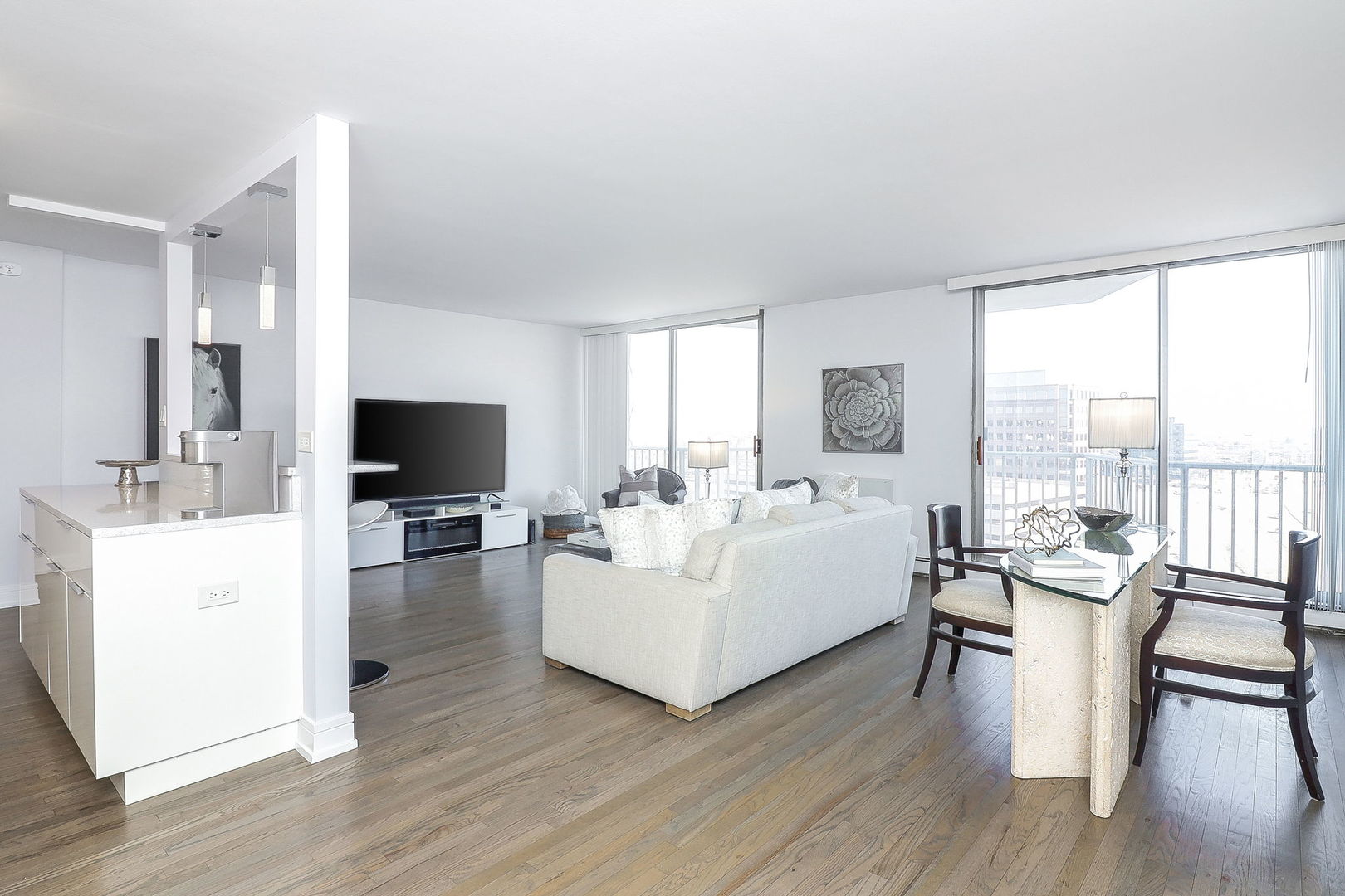 40 North Tower Road, Unit 10L Oak Brook, IL 60523 - Photo 8 of 22 Gallery Image 8