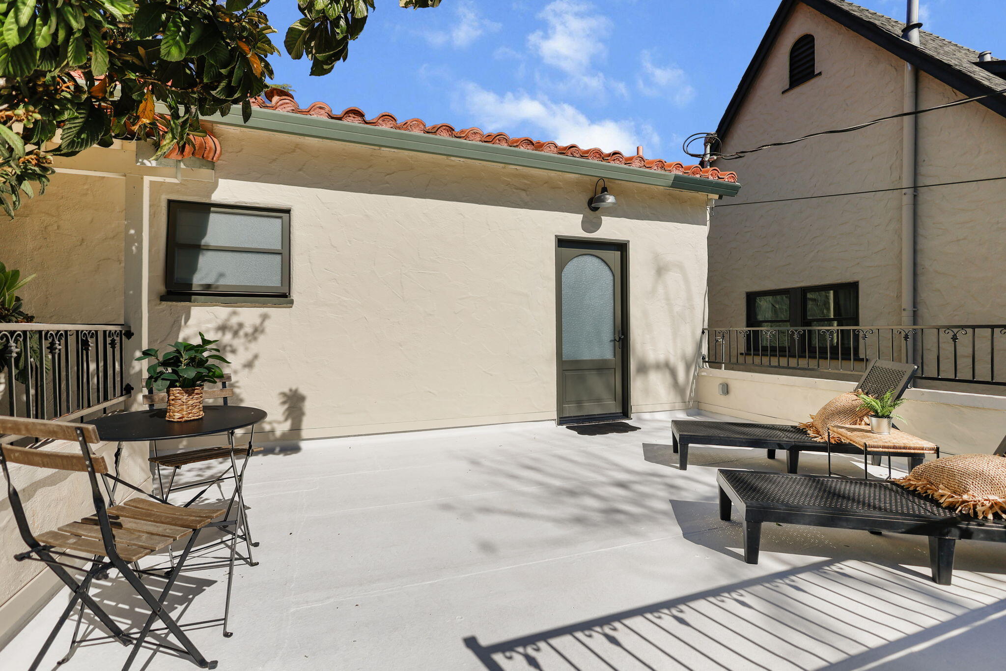 1465 Riverside Drive Redding, CA 96001 - Photo 23 of 163 a outdoor space with furniture