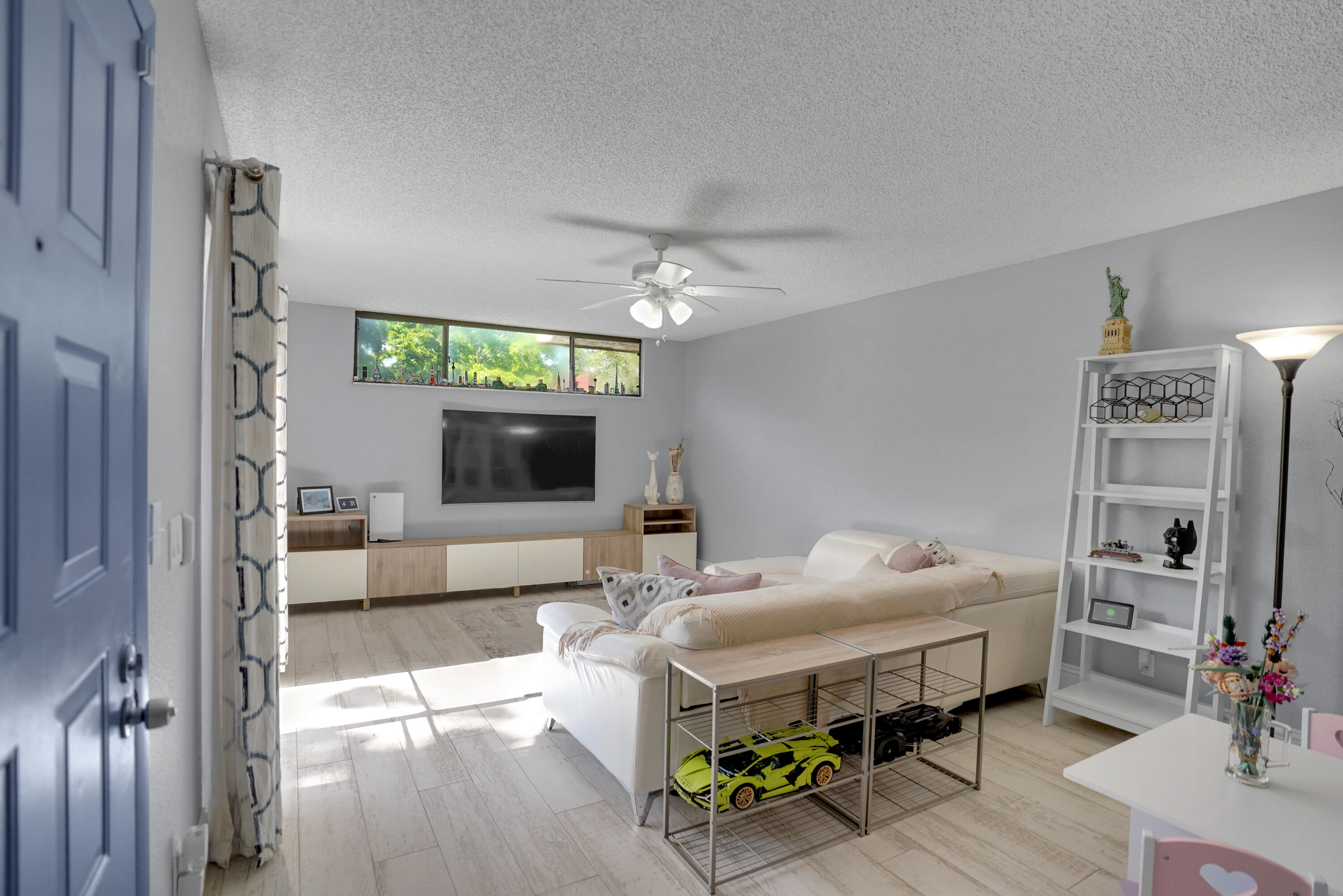 8099 Severn Drive, Unit A Boca Raton, FL 33433 - Photo 4 of 44 DSC09078