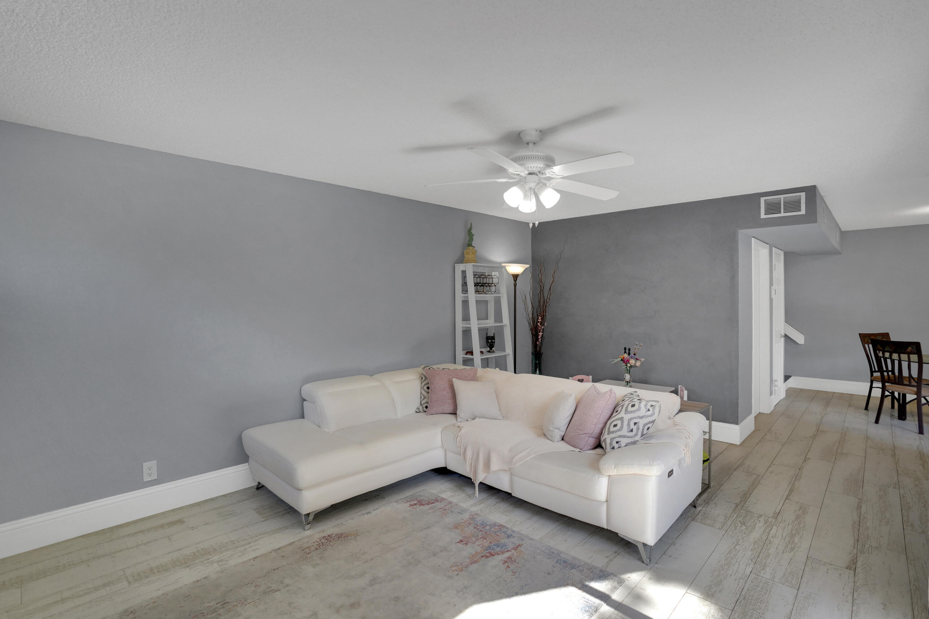 8099 Severn Drive, Unit A Boca Raton, FL 33433 - Photo 5 of 44 DSC09084