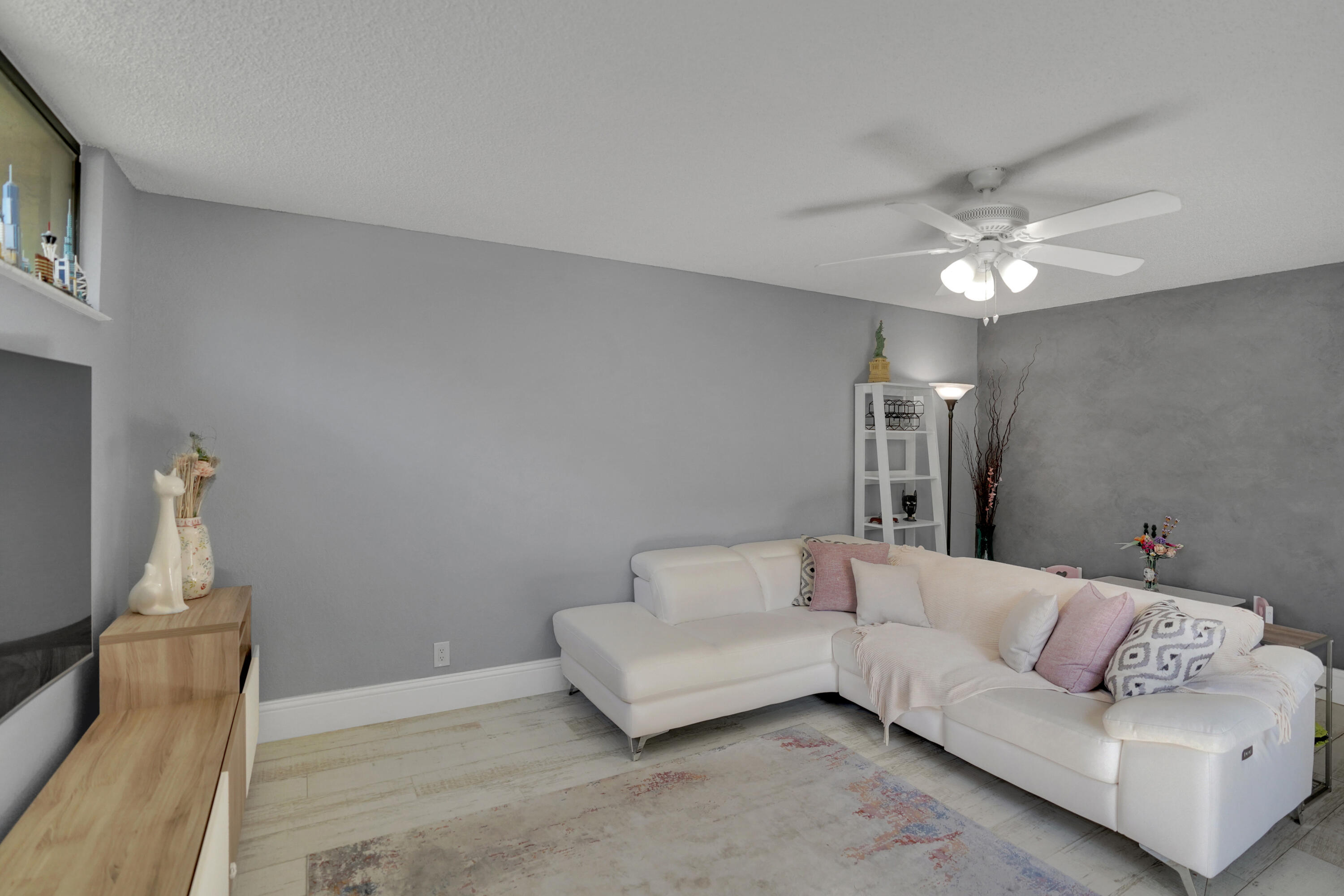 8099 Severn Drive, Unit A Boca Raton, FL 33433 - Photo 9 of 44 DSC09087