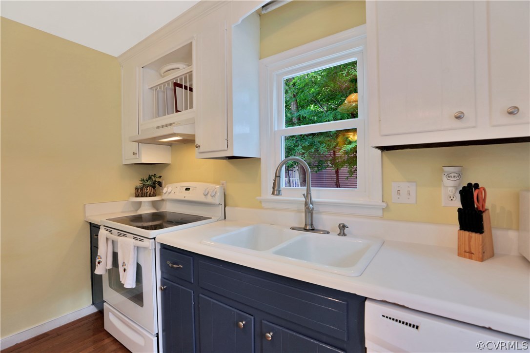 7118 Spring Trace Turn Midlothian, VA 23112 - Photo 12 of 34 a kitchen with a sink cabinets and a window